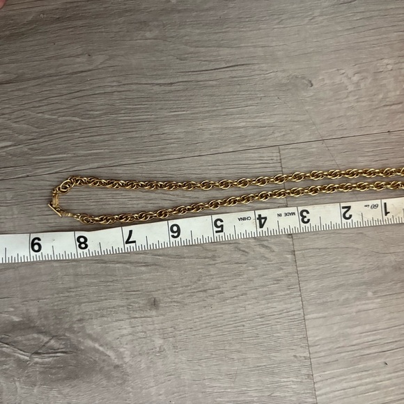 GIVENCHY Vintage Gold Chain Necklace - Picture 11 of 11